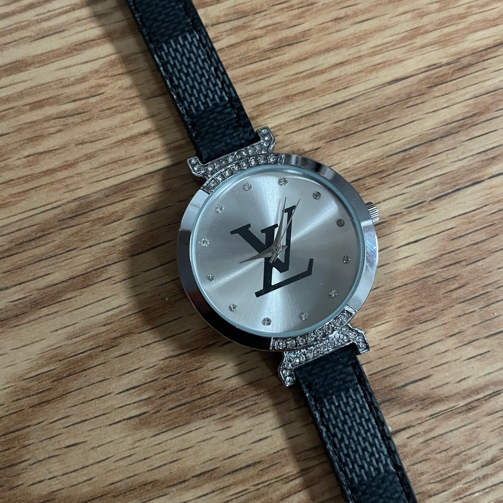 NEW Luxury Watch